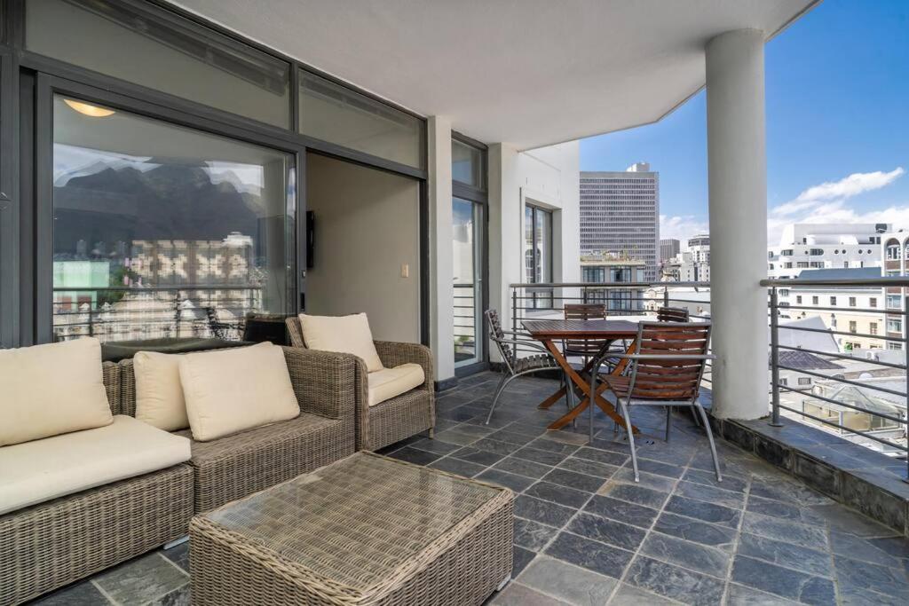 2 Bedroom - Nightlife explorer view 2