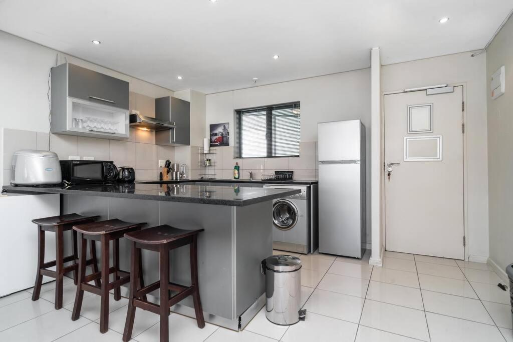 2 Bedroom - Nightlife explorer view 5