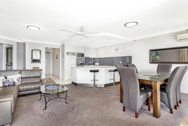Burleigh Surf - Hosted by Burleigh Letting