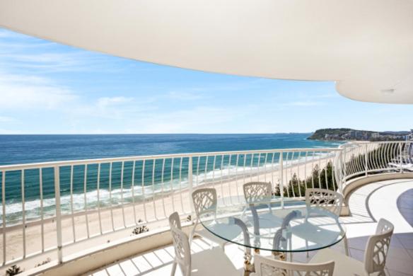 Burleigh Surf - Hosted by Burleigh Letting