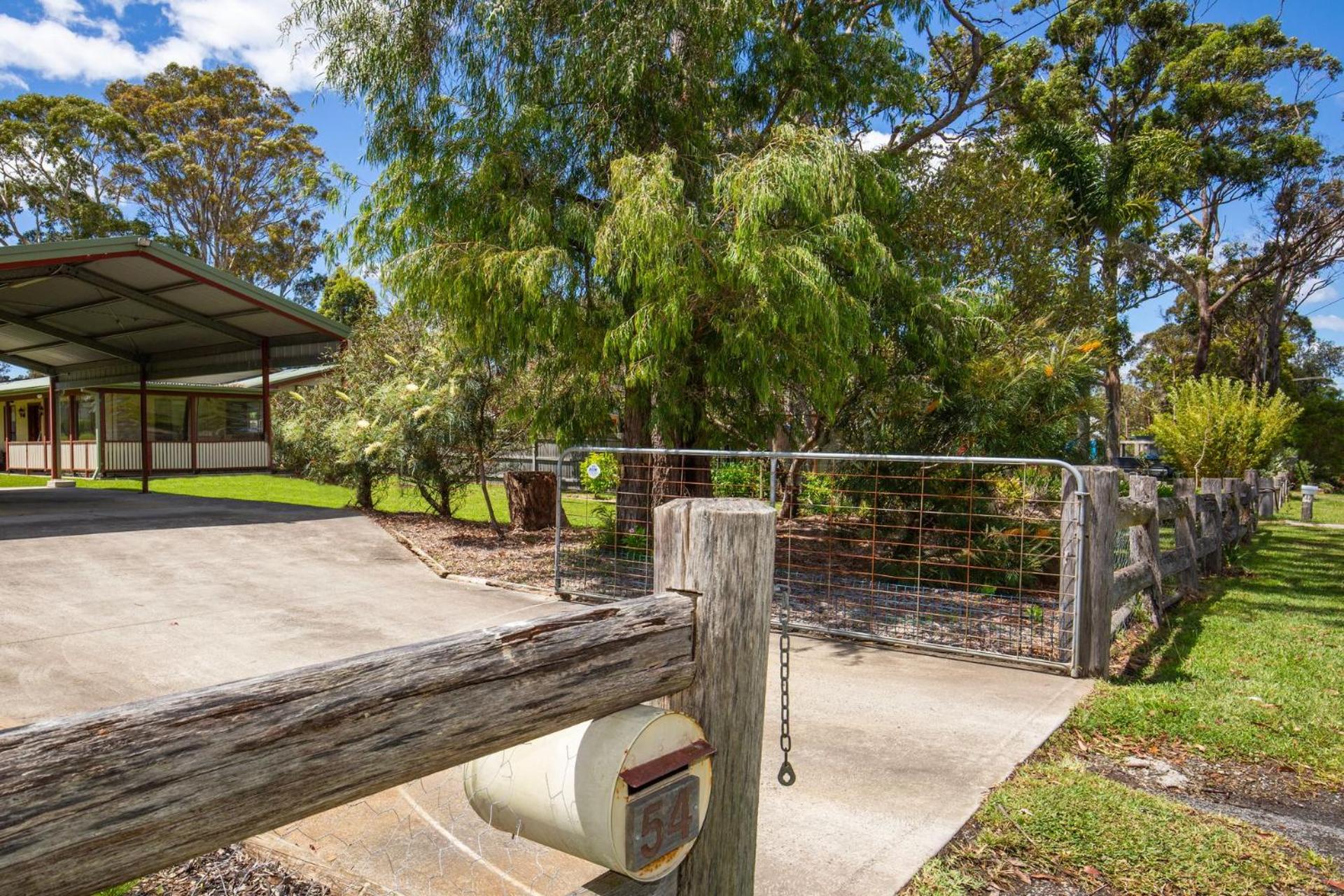Callala Calm Pet Friendly 5 Mins Walk to Beach