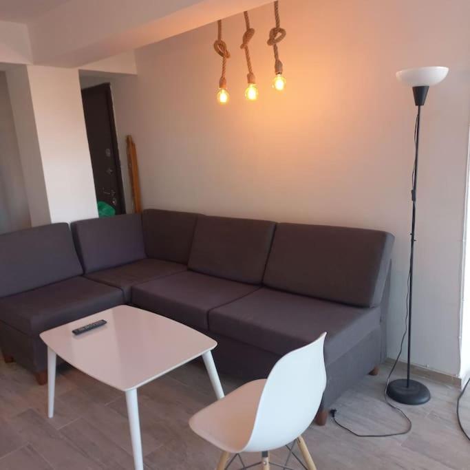 Lovely 1- bedroom condo close to downtown view 3