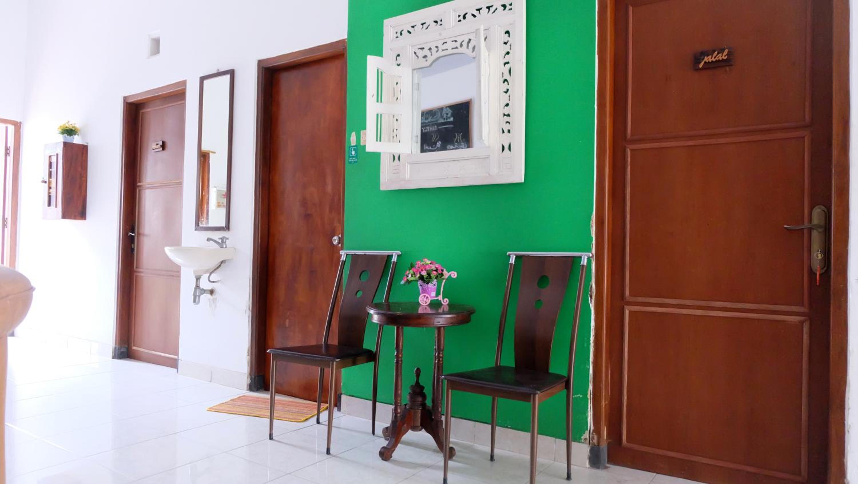 Homestay Syariah Monjali Taman Pelangi by Simply Homy view 5