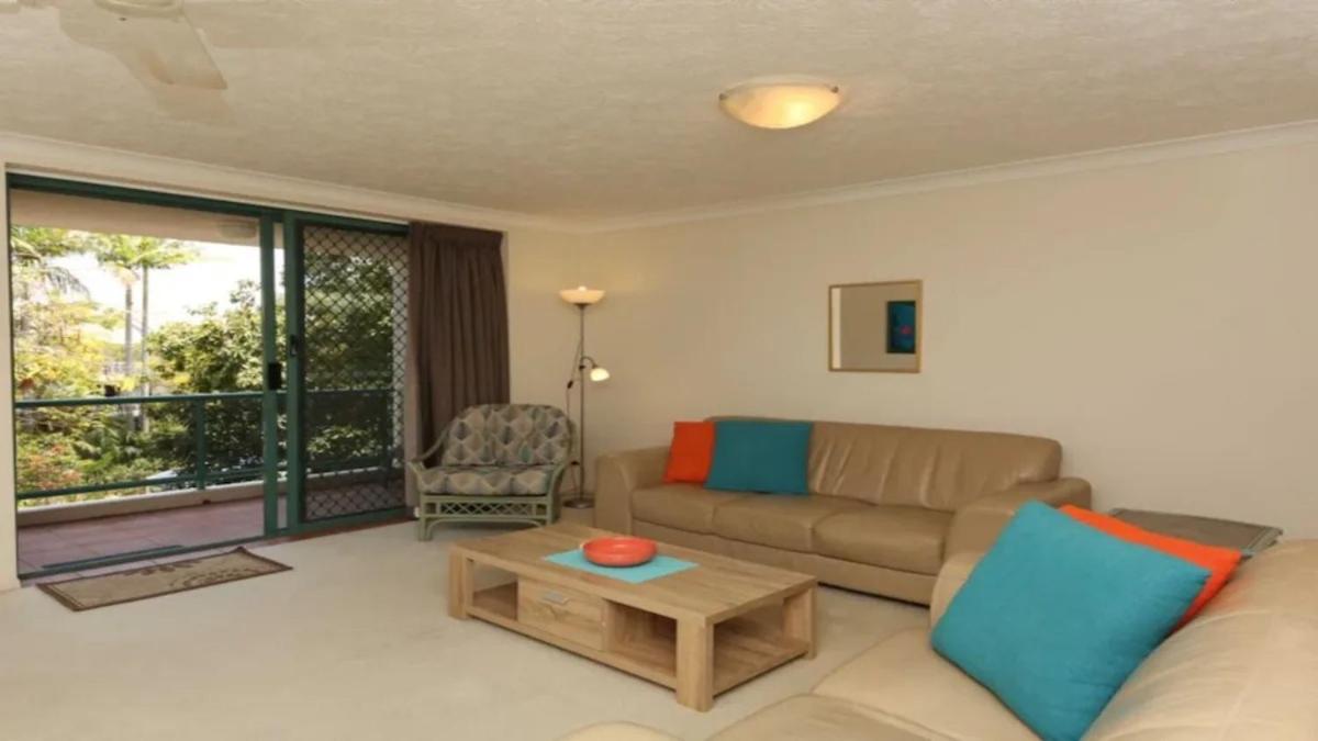 Burleigh Terraces - Hosted by Burleigh Letting