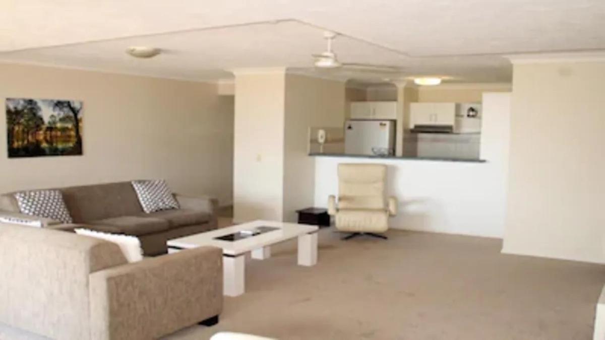 Burleigh Terraces - Hosted by Burleigh Letting