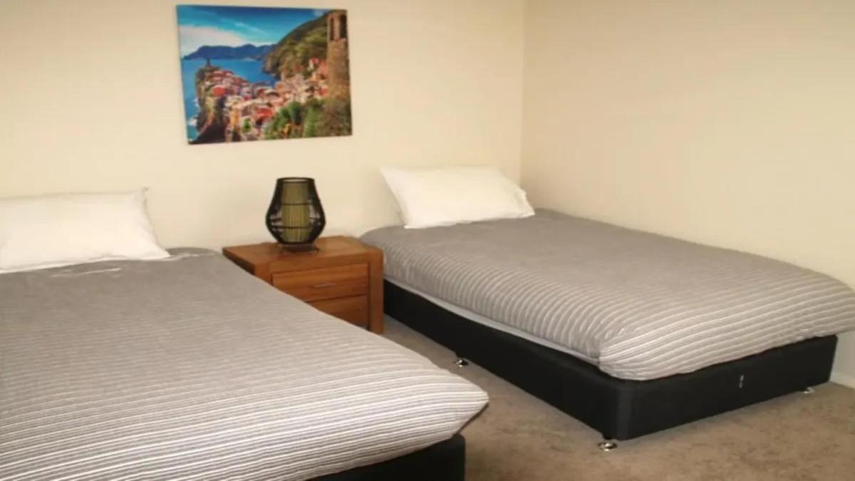 Burleigh Terraces - Hosted by Burleigh Letting