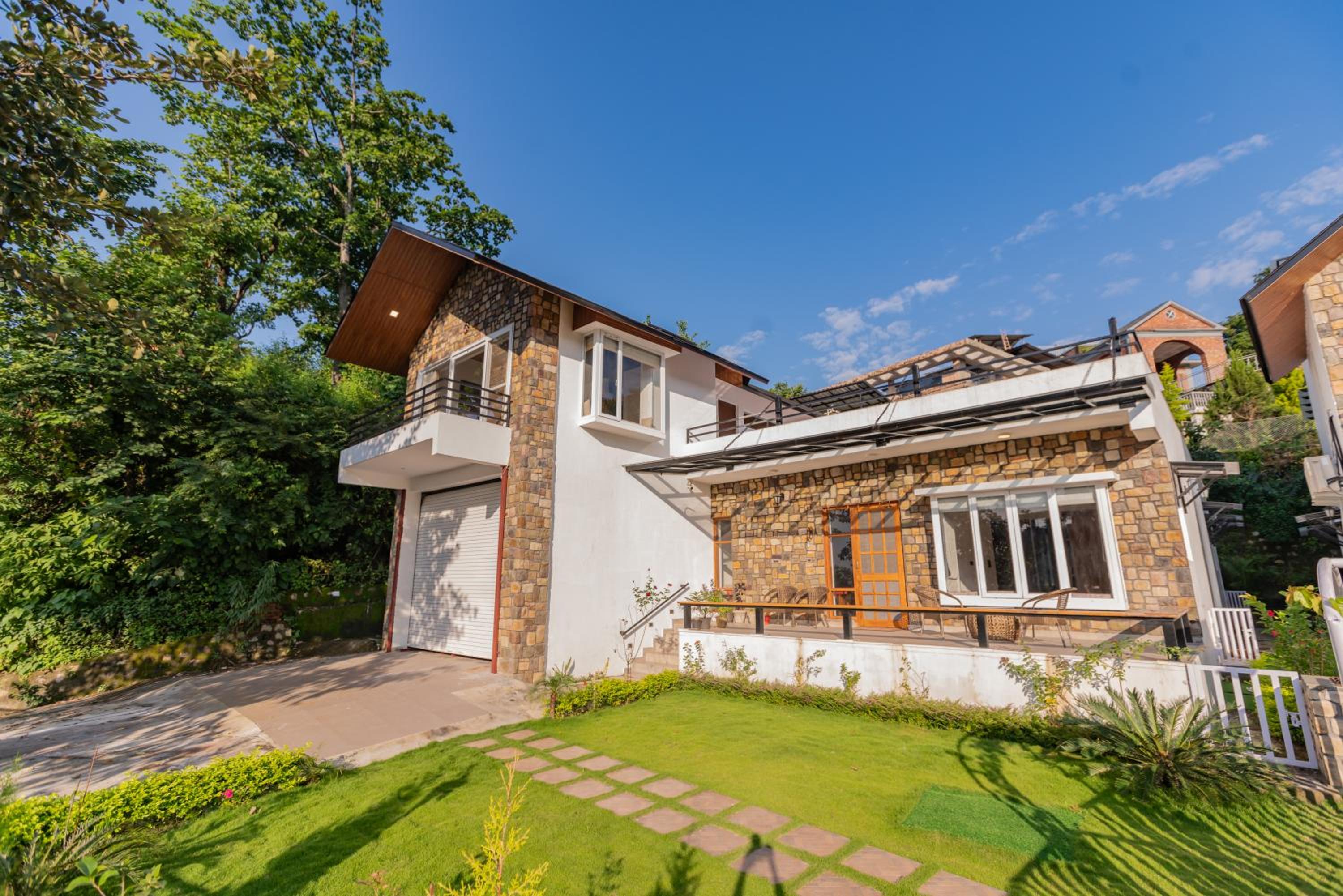SaffronStays Polaris - 3BR pet-friendly Swedish-style mountain villa with nature trails, lawns & stargazing near Mussoorie view 2