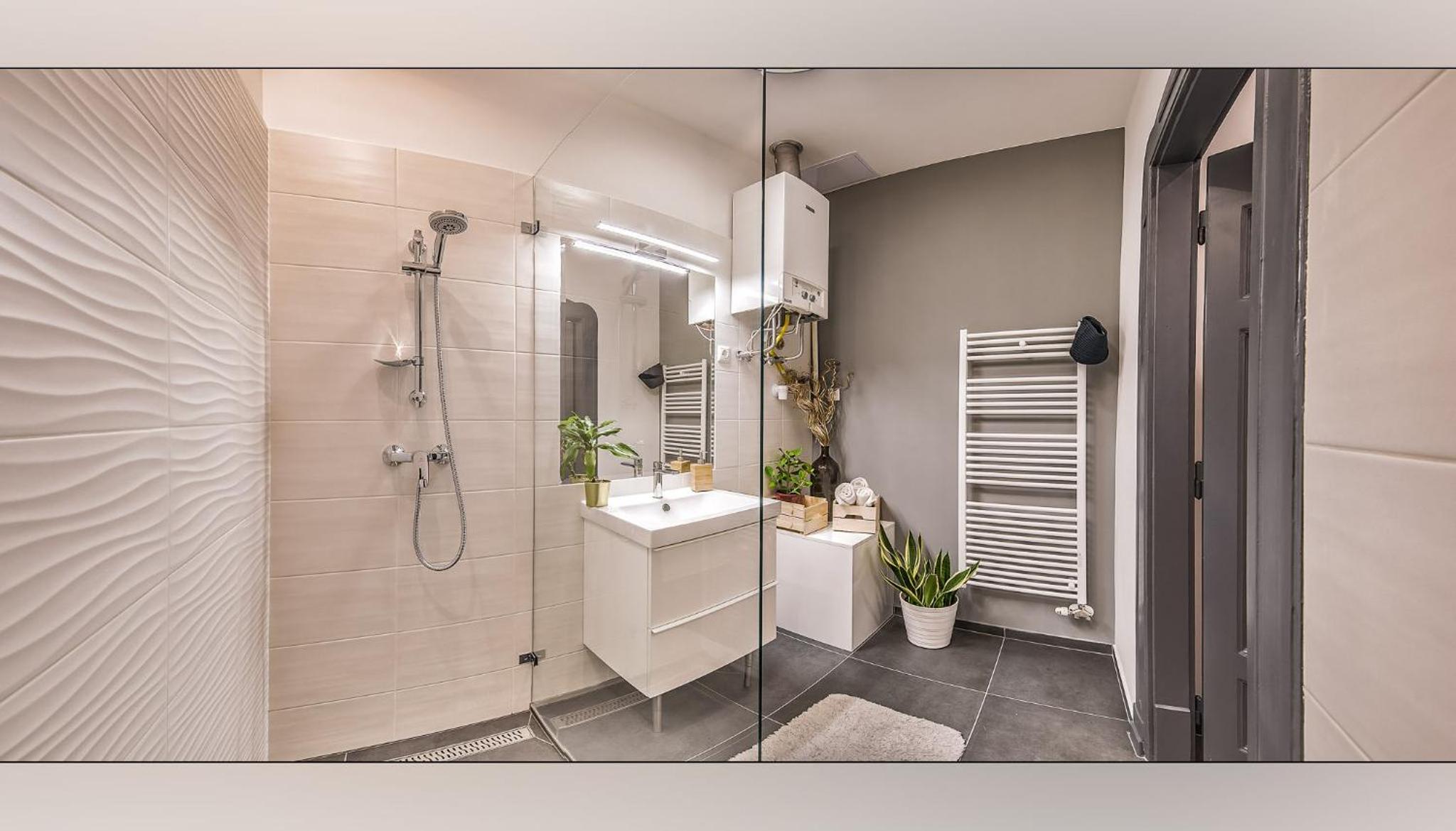 Luxury 2BR Apartment in Downtown Budapest - Ora House