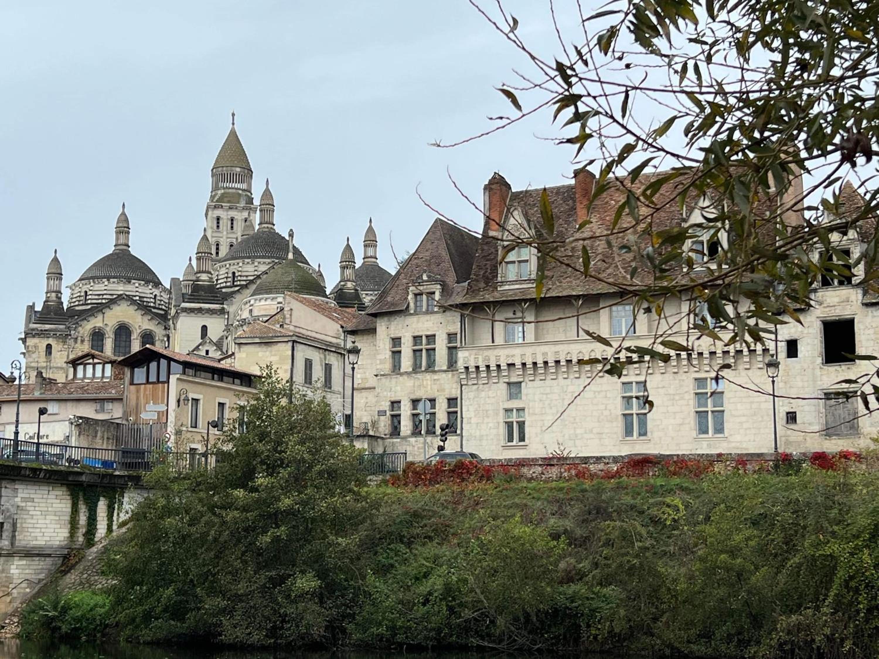 Maison DE LUR