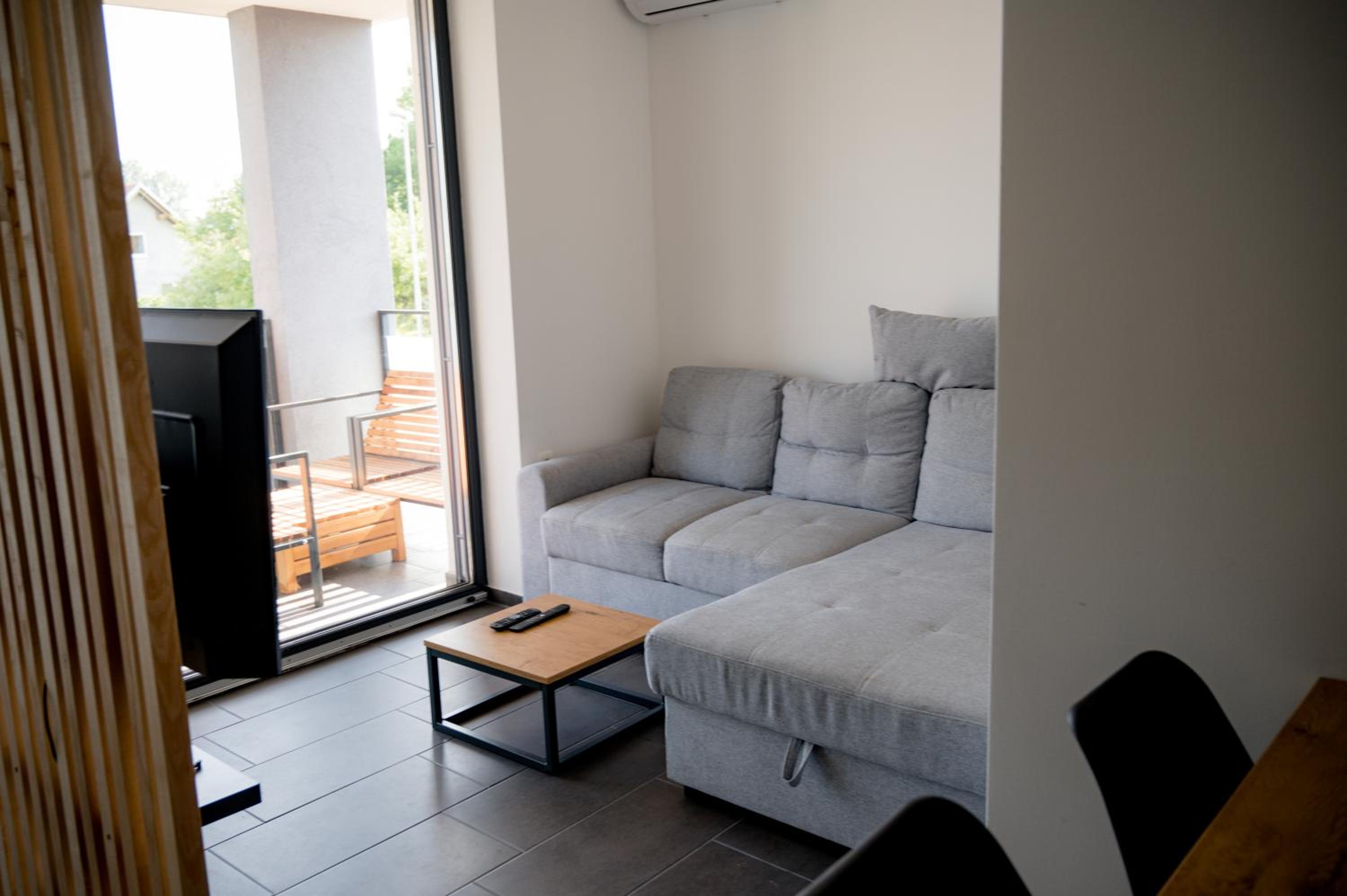 Apartments Sunrise Banovci view 3