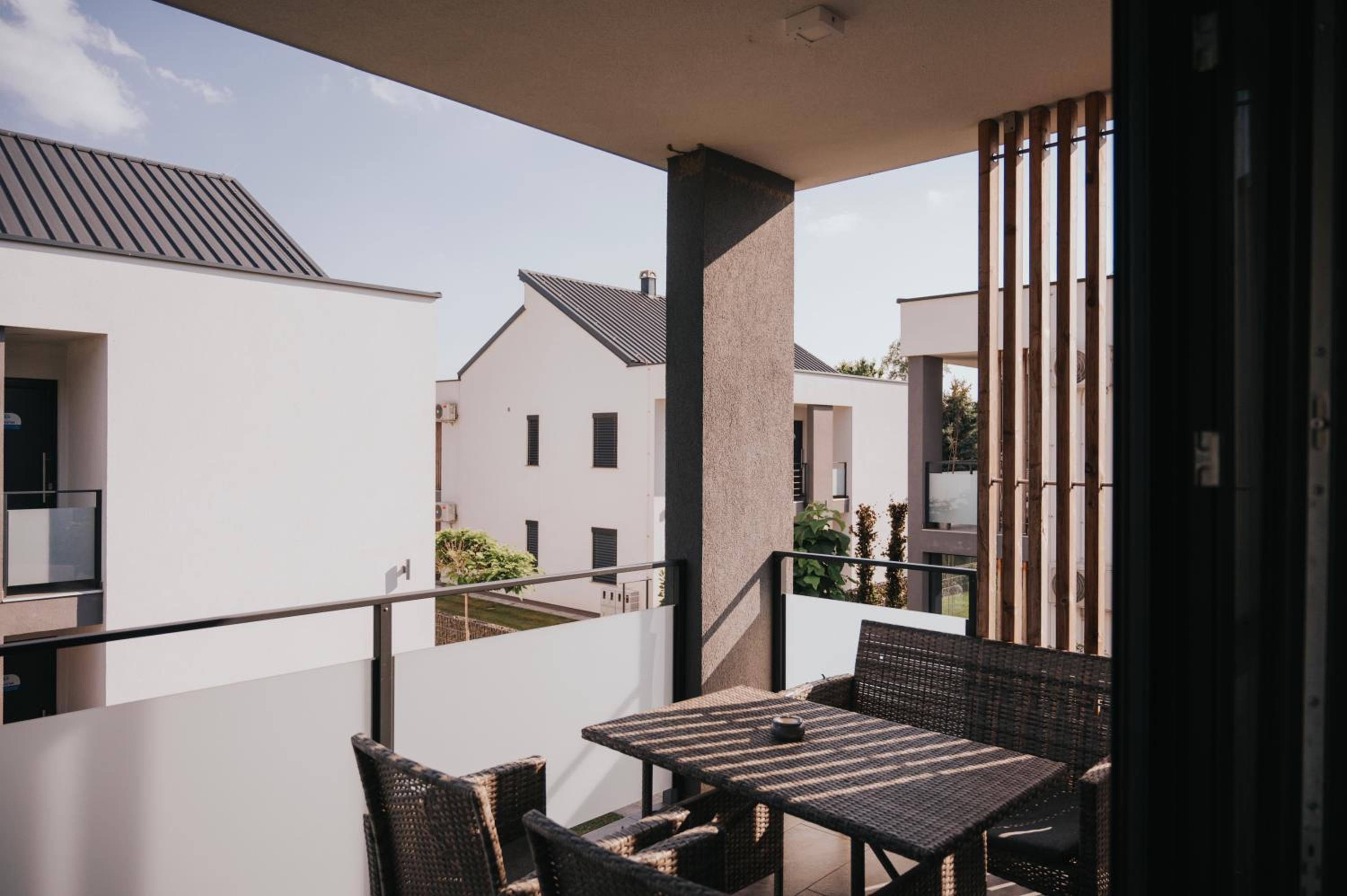 Apartments Sunrise Banovci view 4