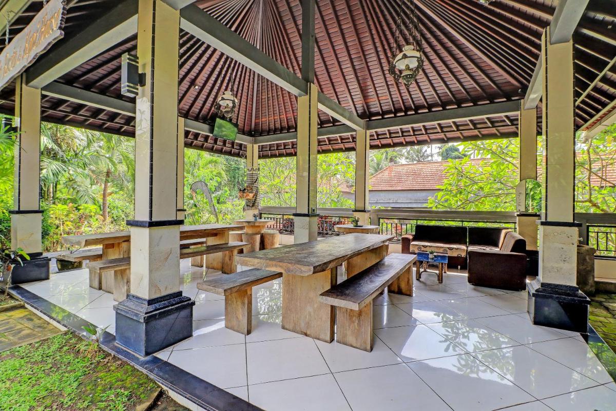 outdoor BBQ area