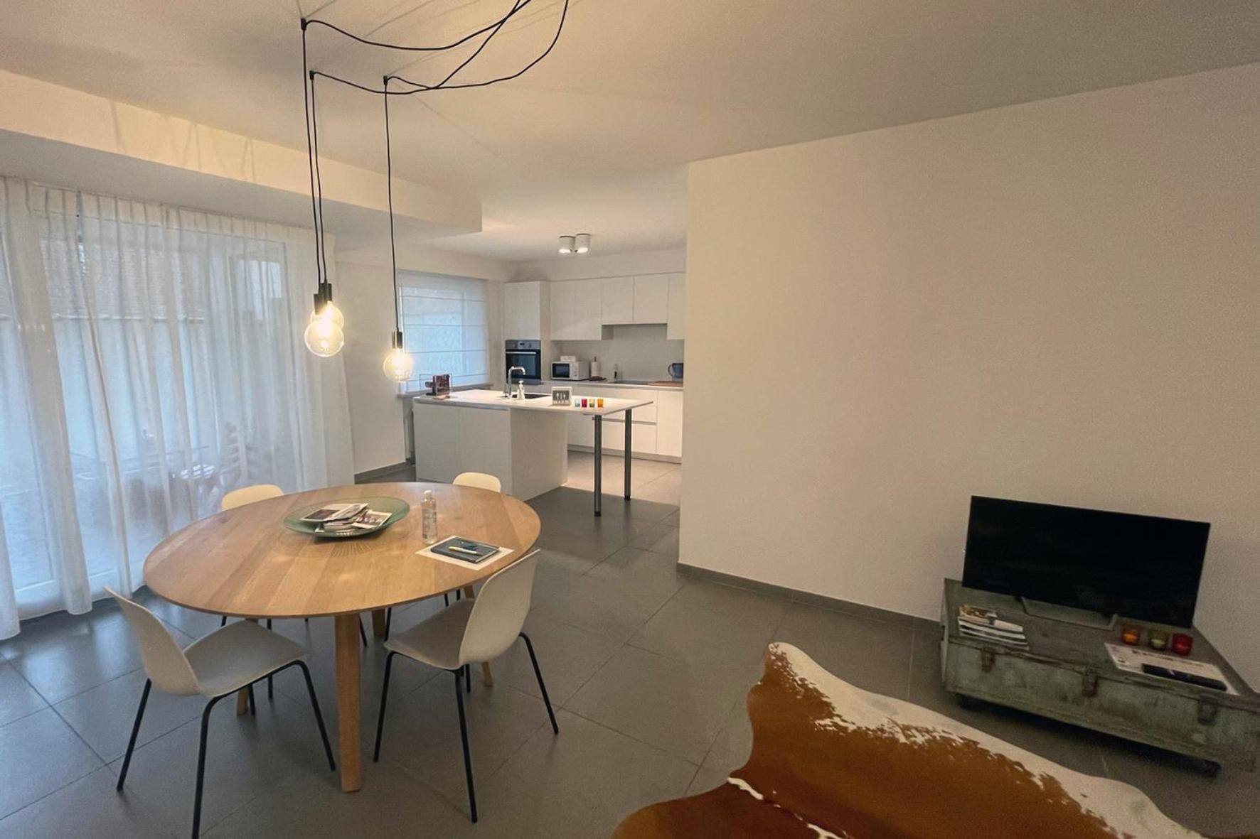 Apartment with free covered parking - City Center view 4