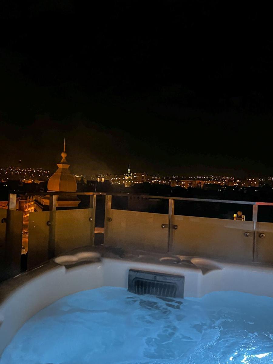 Jacuzzi