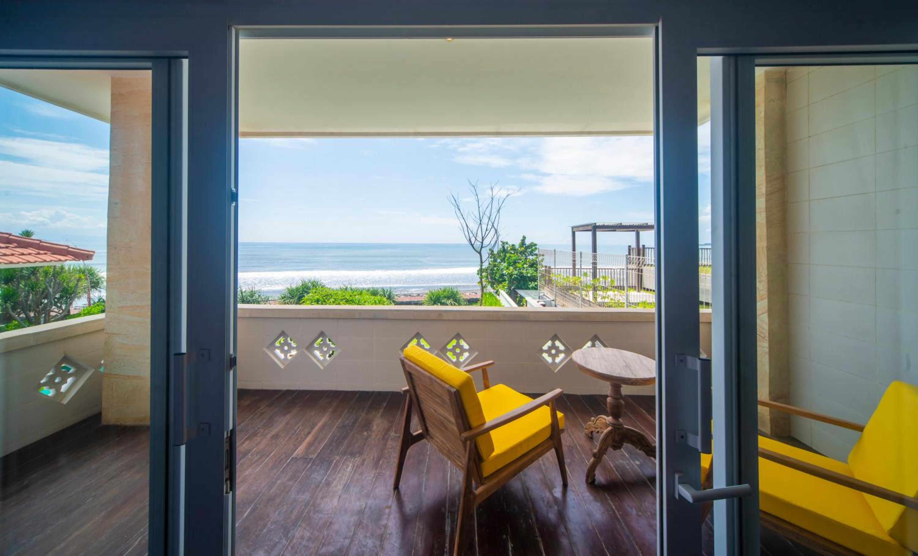 Suzuki Villa Ketewel Beachfront