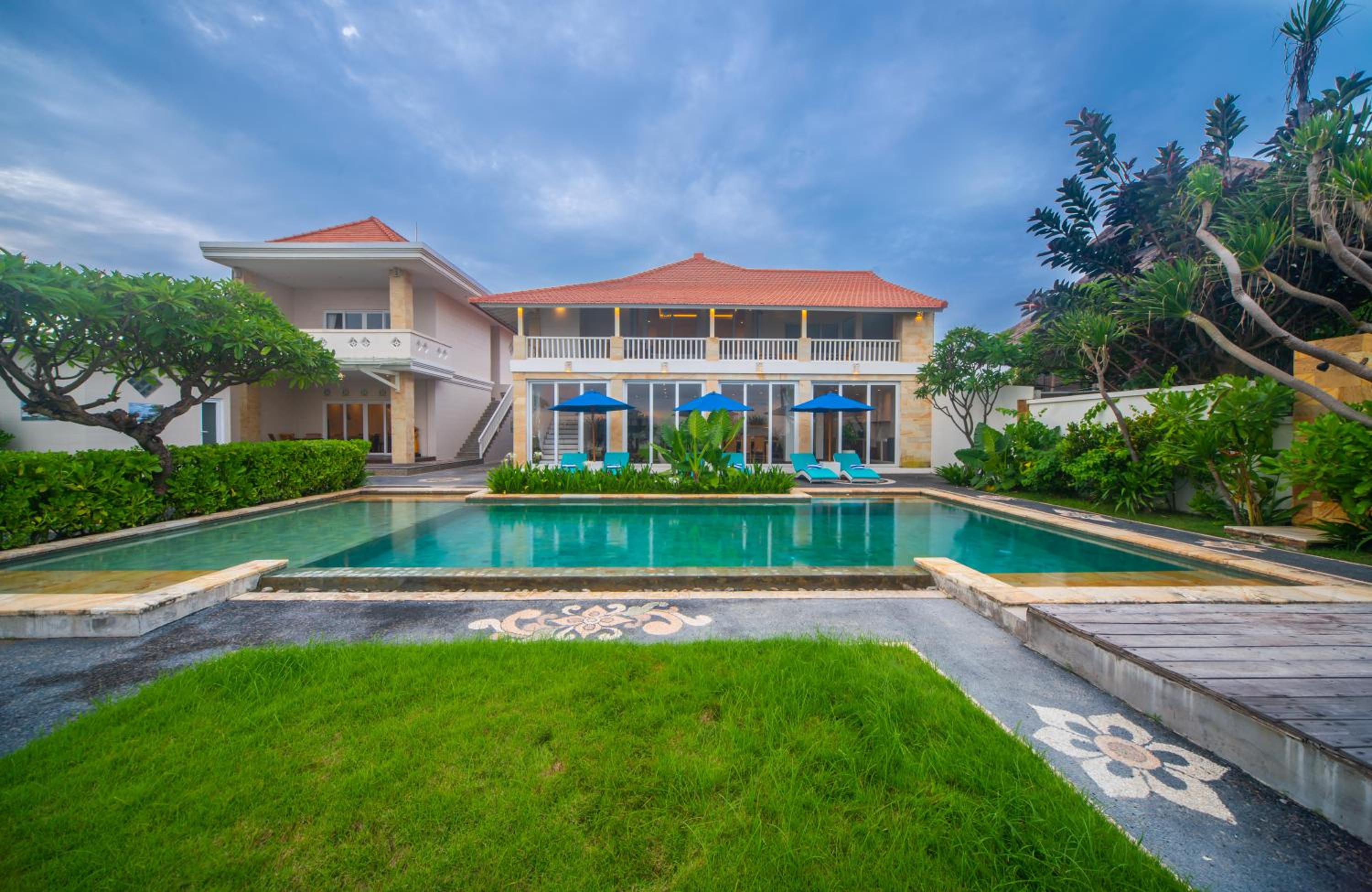 Suzuki Villa Ketewel Beachfront