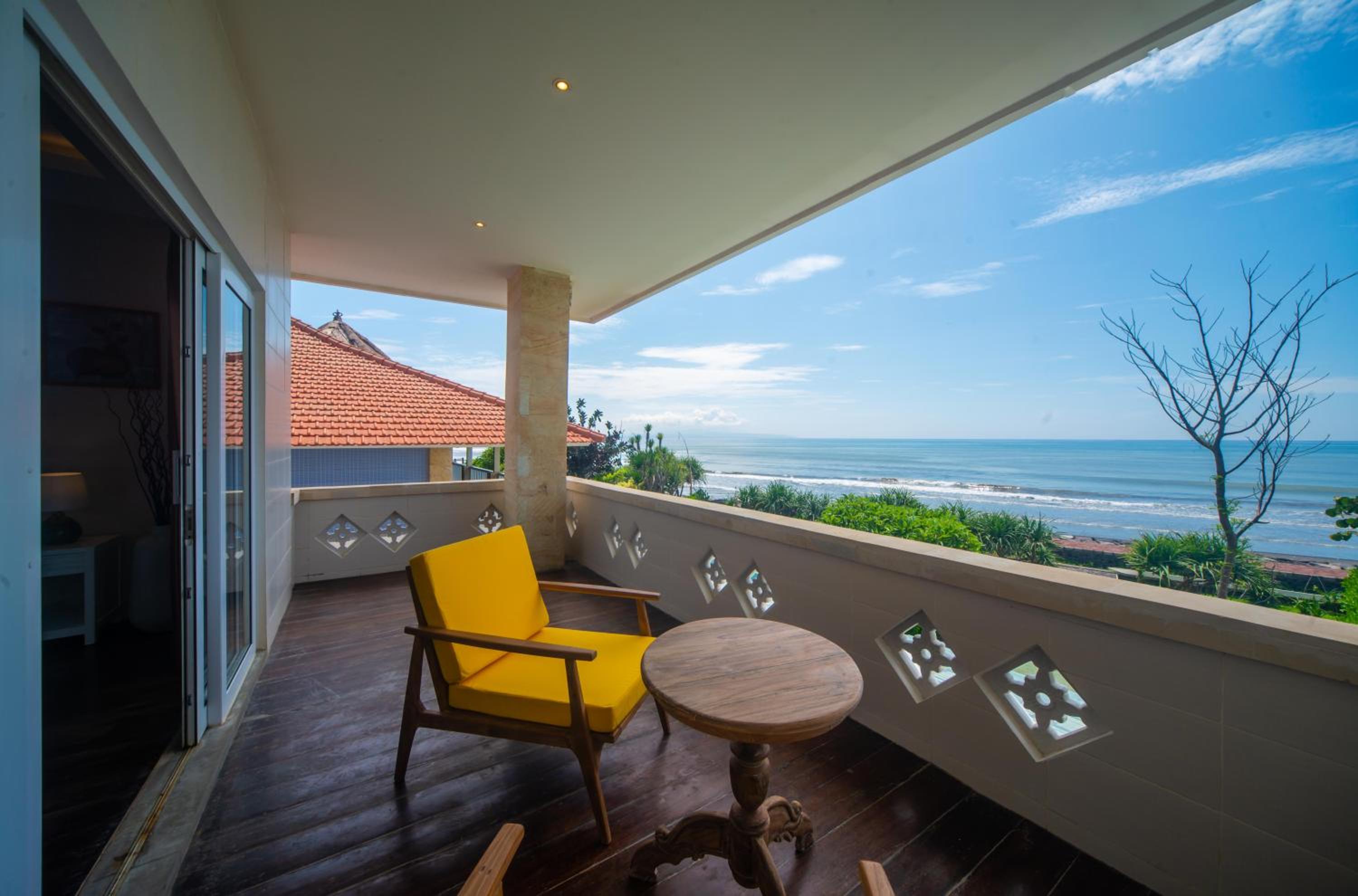 Suzuki Villa Ketewel Beachfront