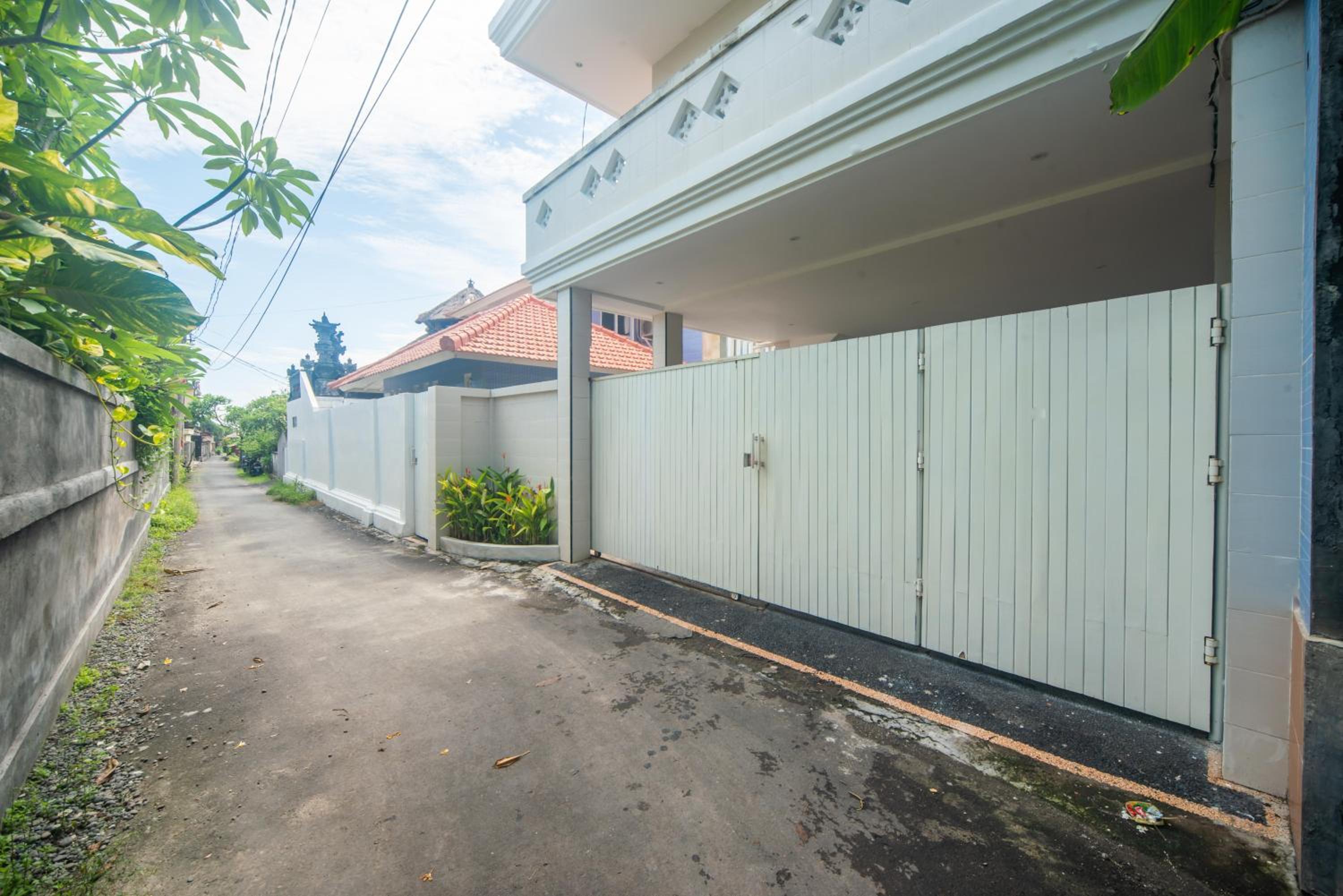 Suzuki Villa Ketewel Beachfront