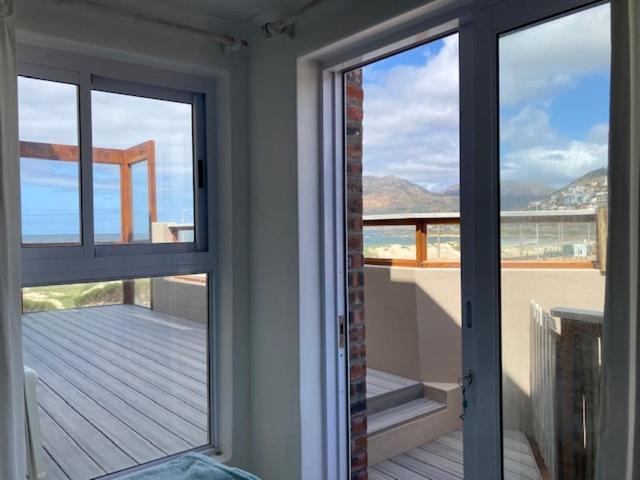 the Lighthouse Beachroom view 3
