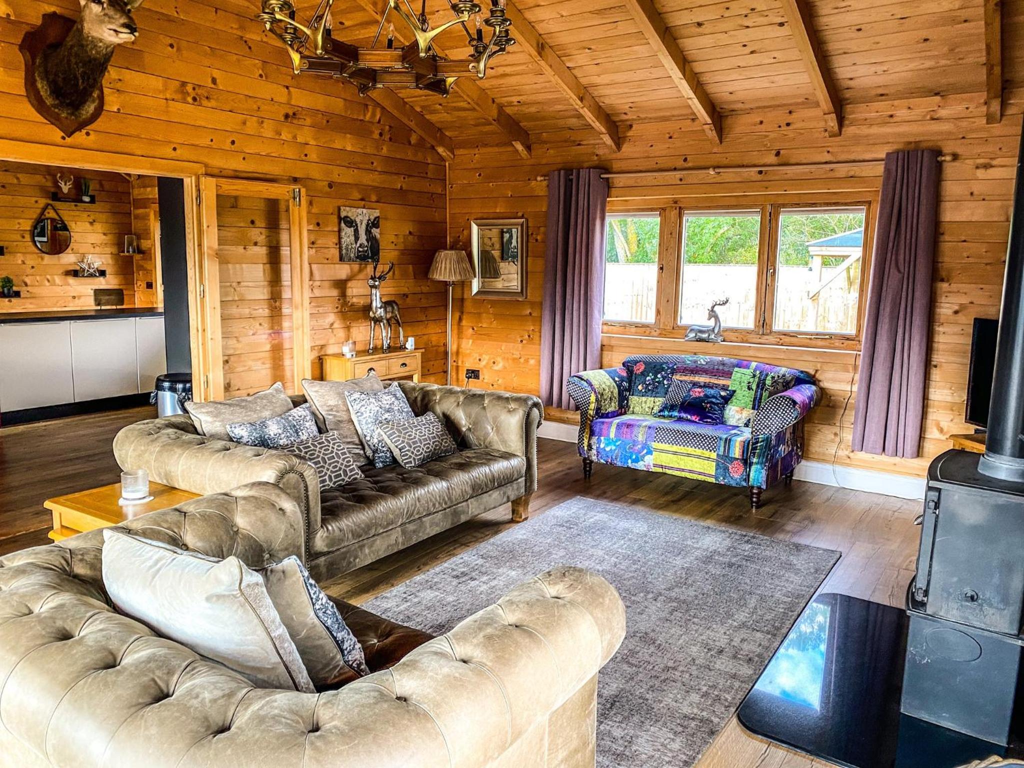 Sleeps6- Hot Tub- Pet Friendly- Log Burner view 3