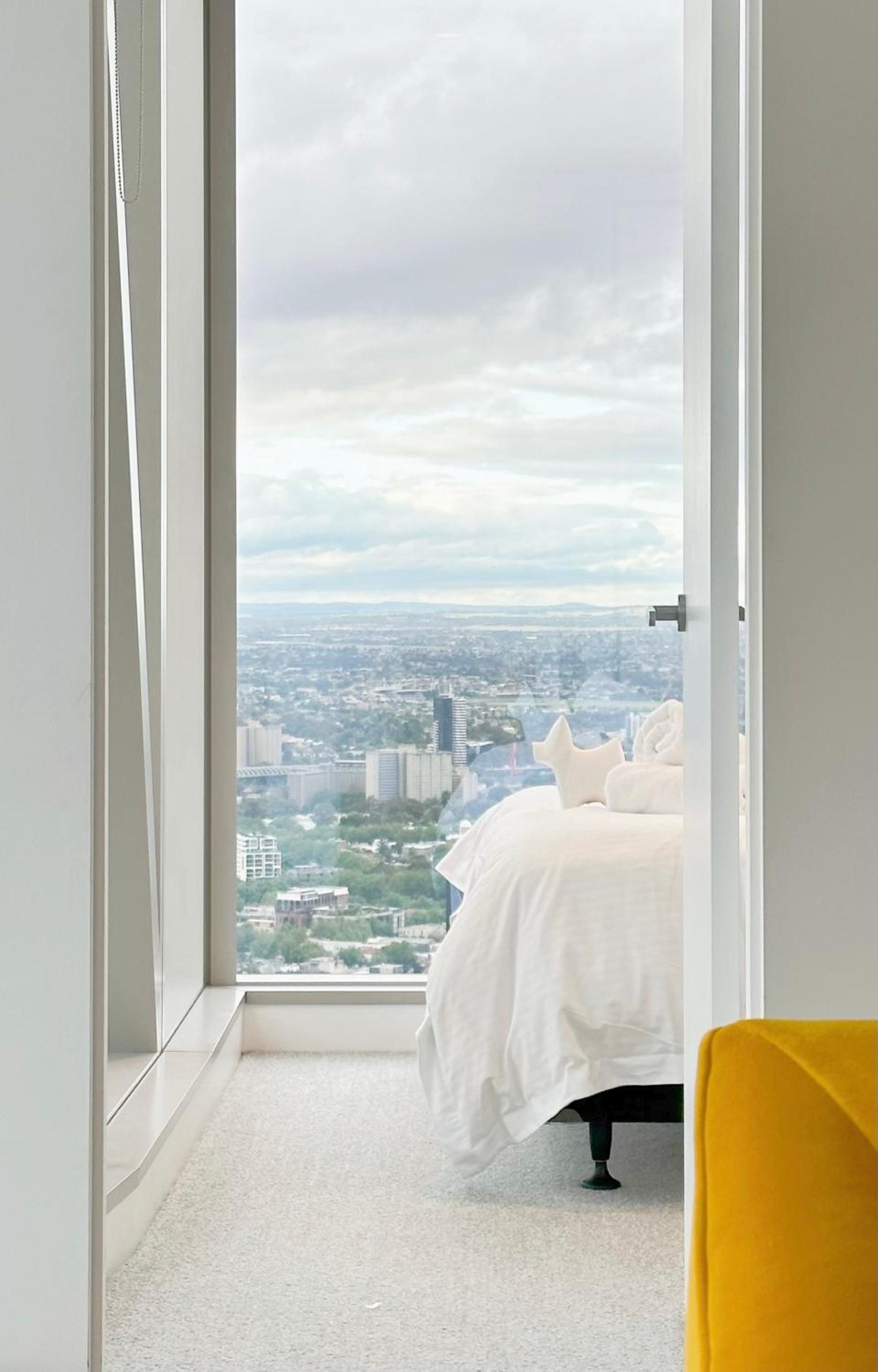 Melbourne CBD Apt with Free Car Park Ocean View