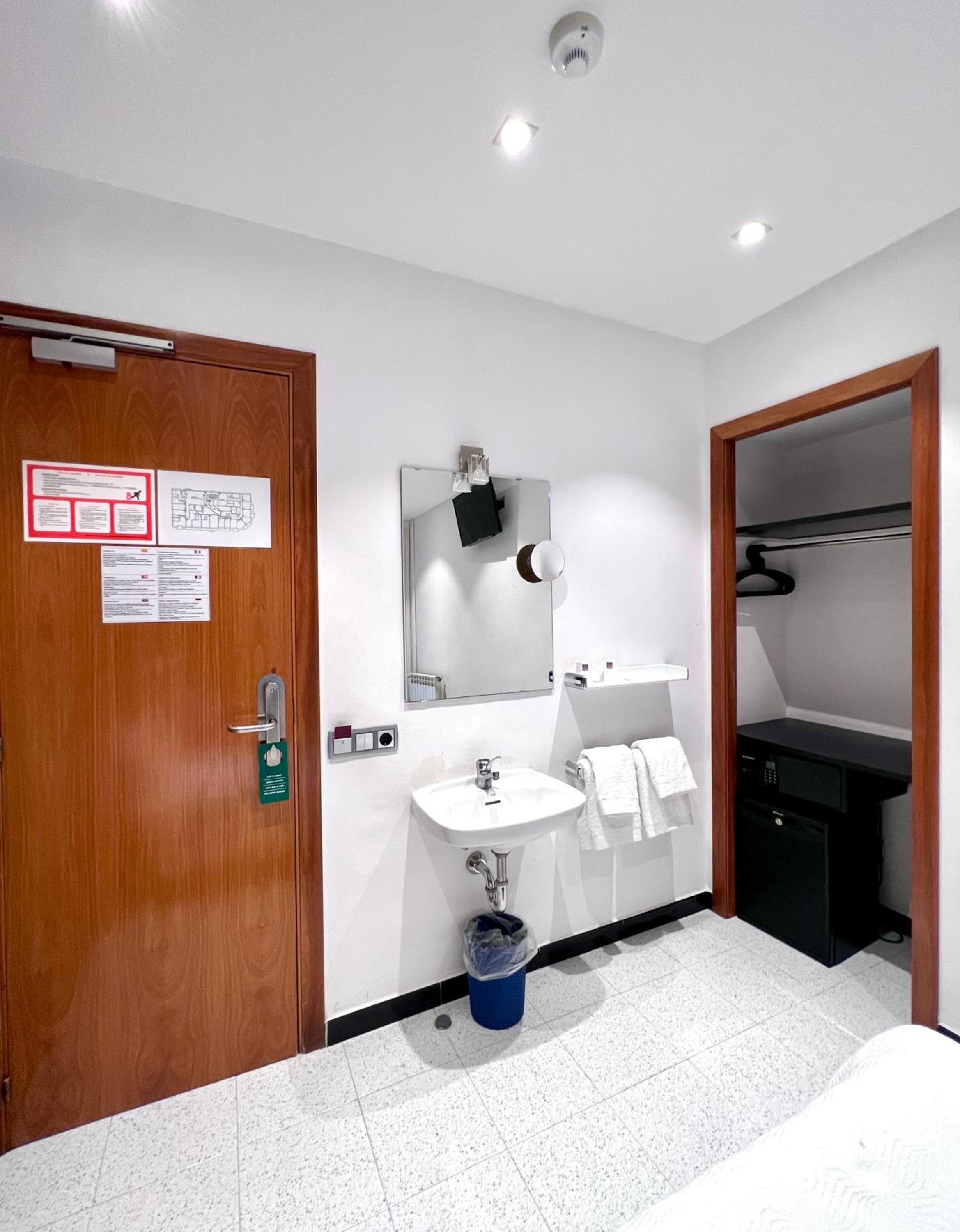 Hostal Apolo photo 2