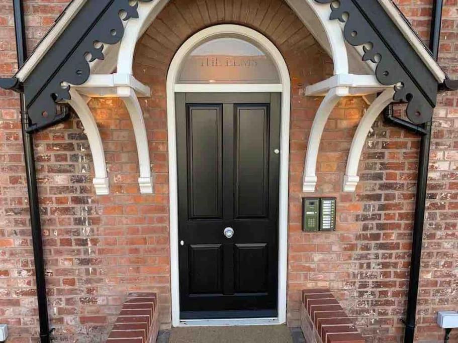 Boutique Luxury Apartment, High St, Henley-in-Arden view 4