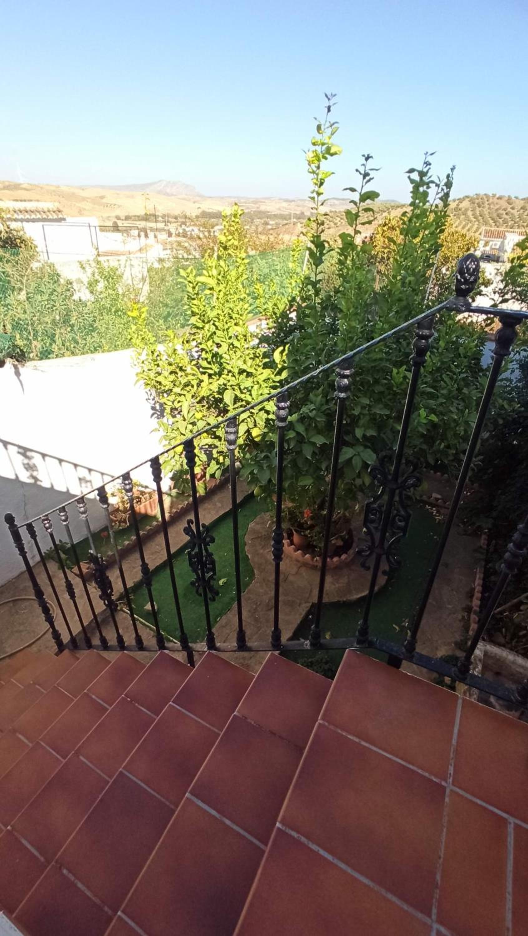 Ardales House