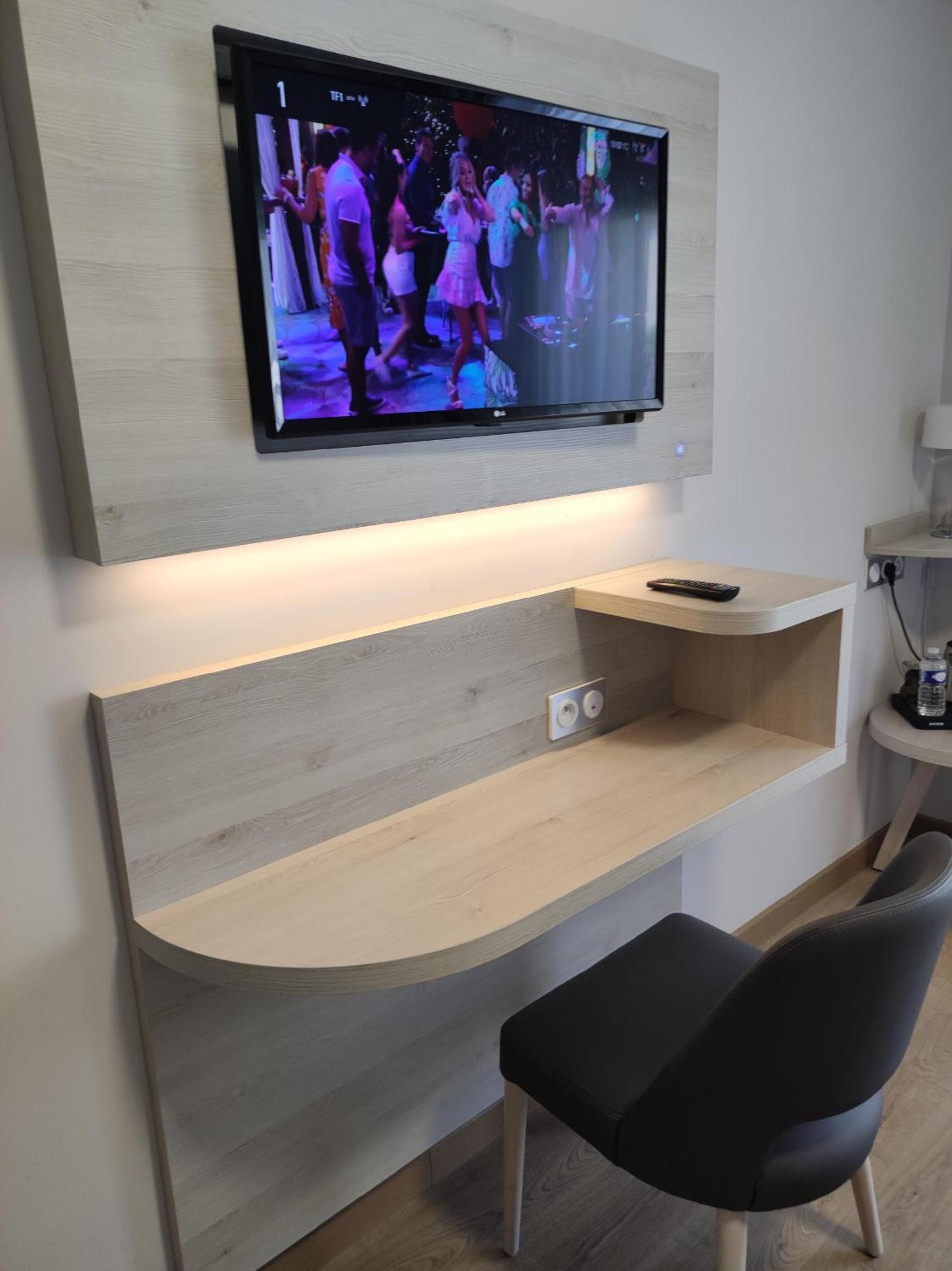 hotel reception