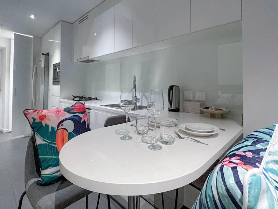 Amazing 2 Bedroom in CBD!