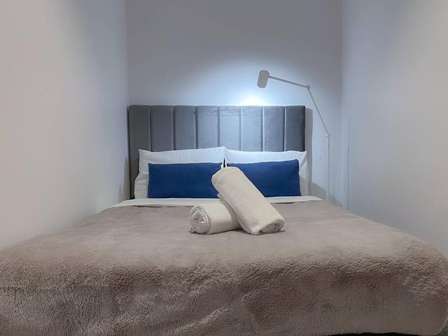 Amazing 2 Bedroom in CBD!