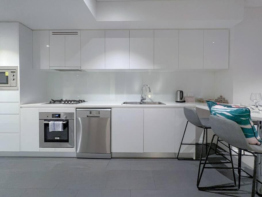 Amazing 2 Bedroom in CBD!