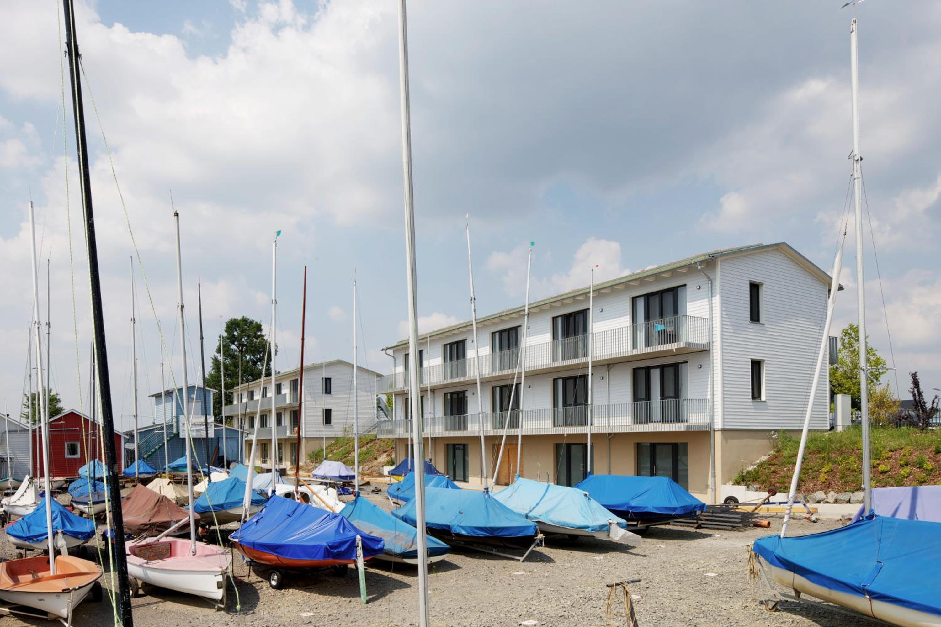Ferienwohnungen im Hafen Pier1 am Cospudener See bei Leipzig