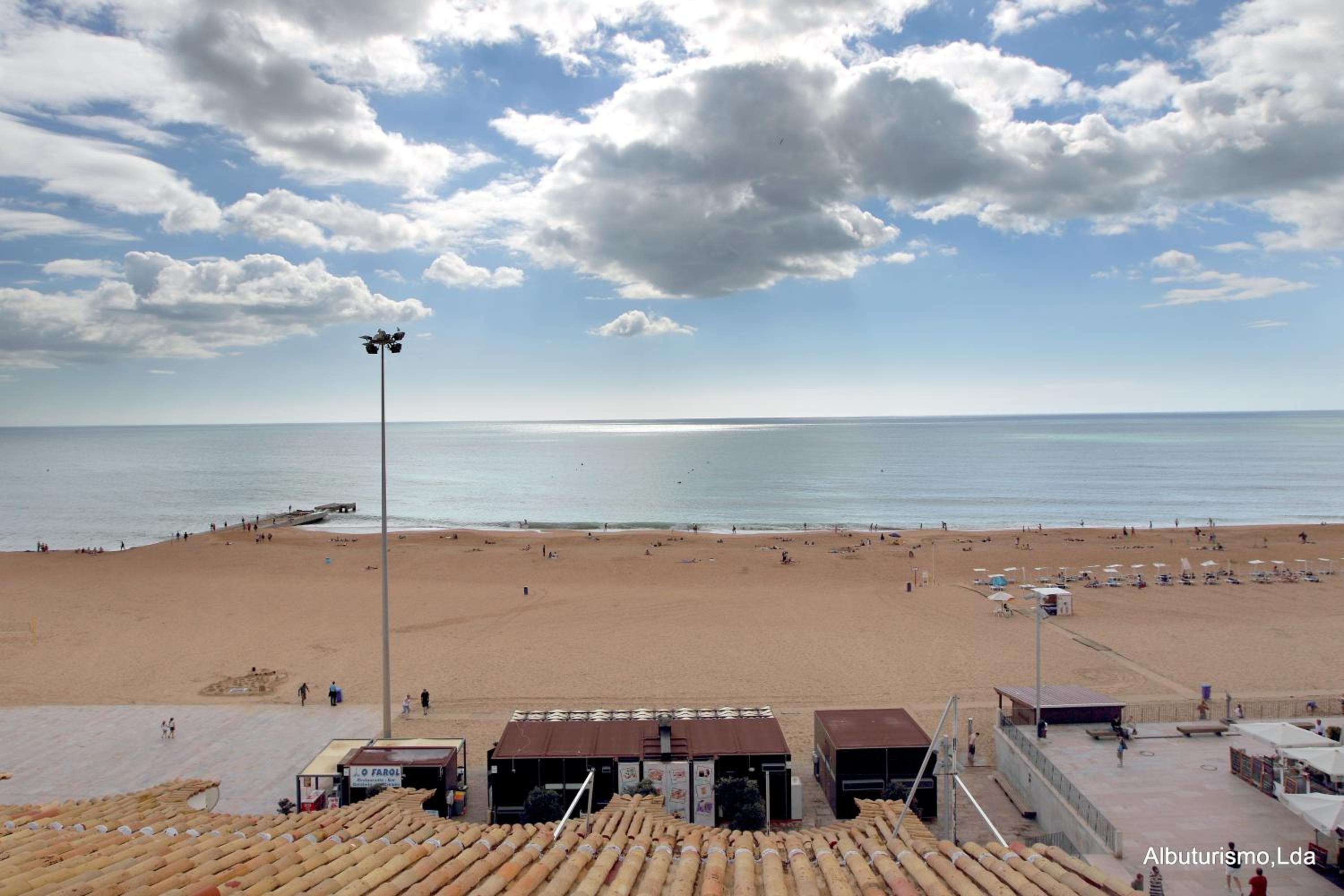 Edificio Albufeira Apartamentos A. Local - Albuturismo Lda