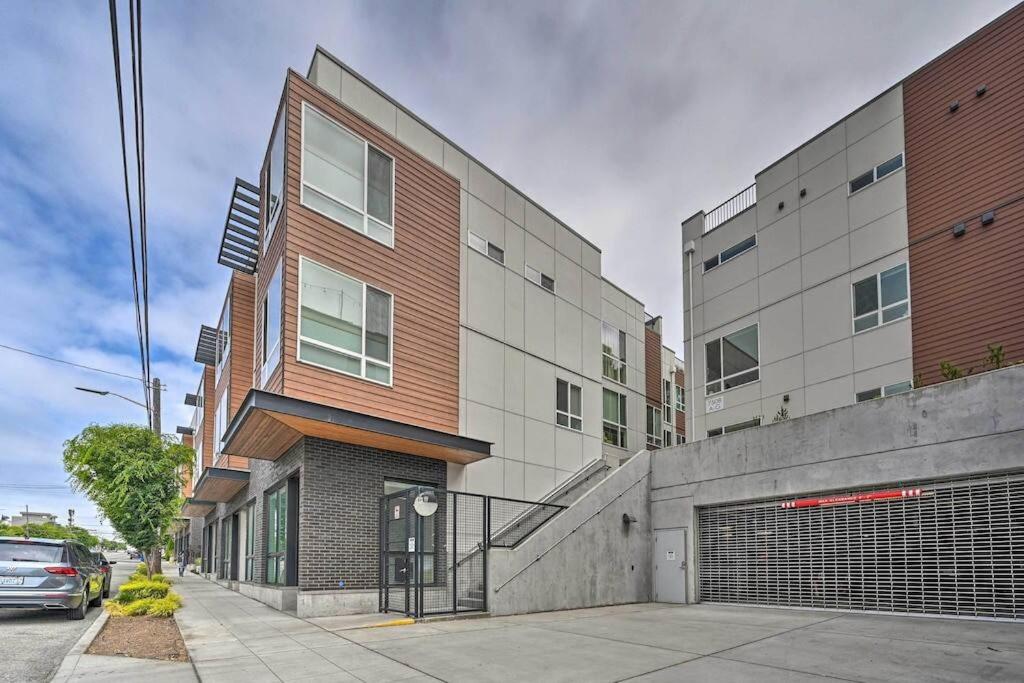 Stylish Ballard studio 15 mins from Space Needle view 2