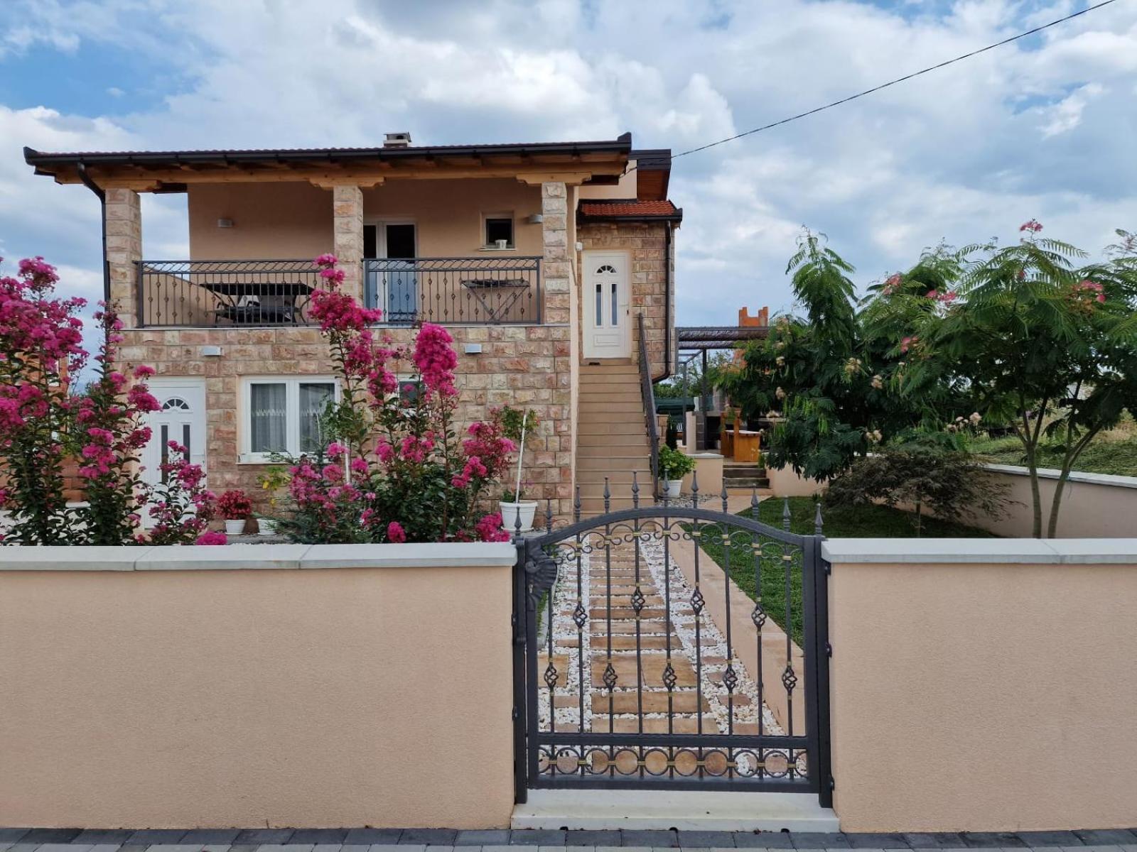 Villa Bali - Aladinici