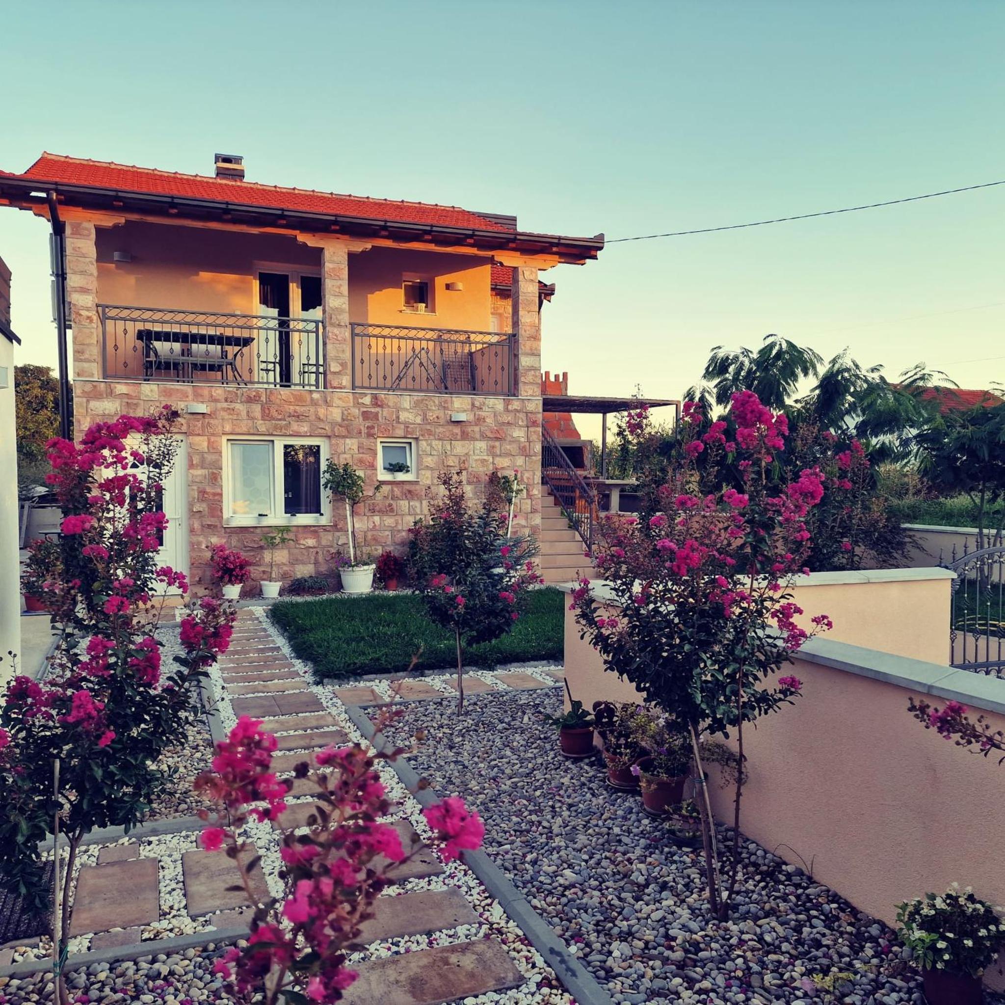 Villa Bali - Aladinici