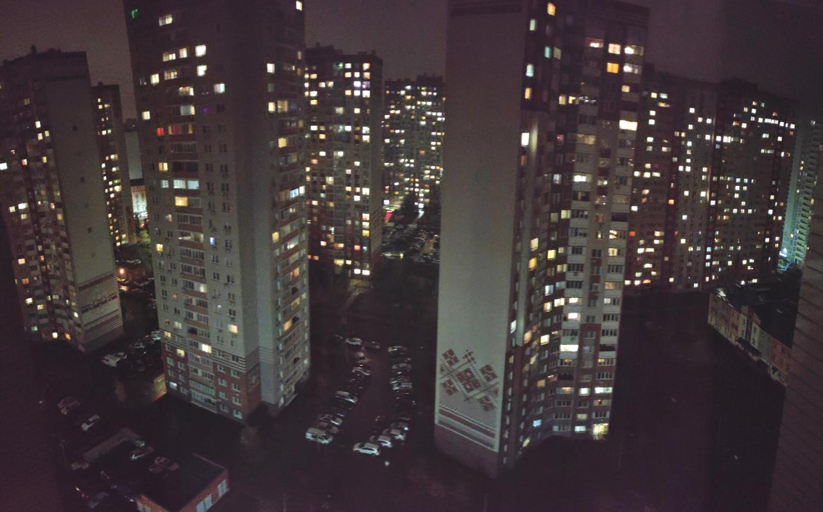 Energy-autonomous Apartment near metro Pozniaky view 4