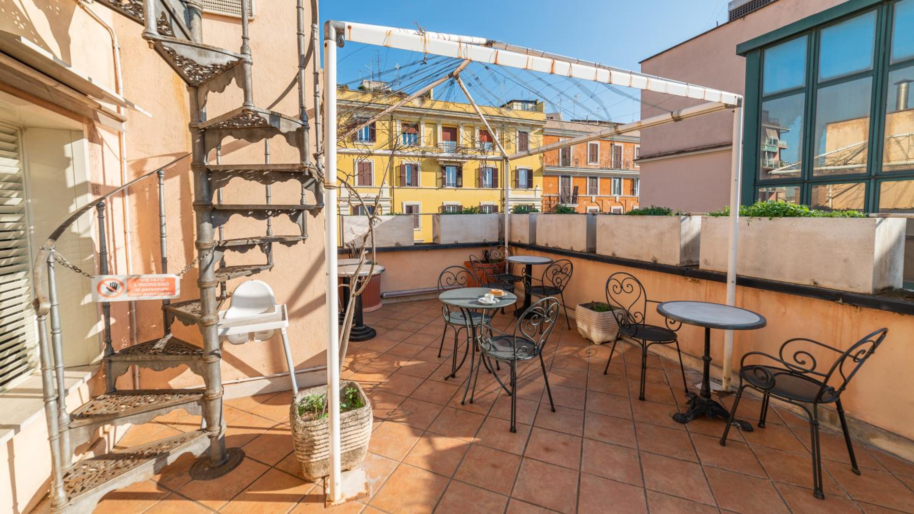 Budget Hotels that Have Good Ratings and Reviews in Rome