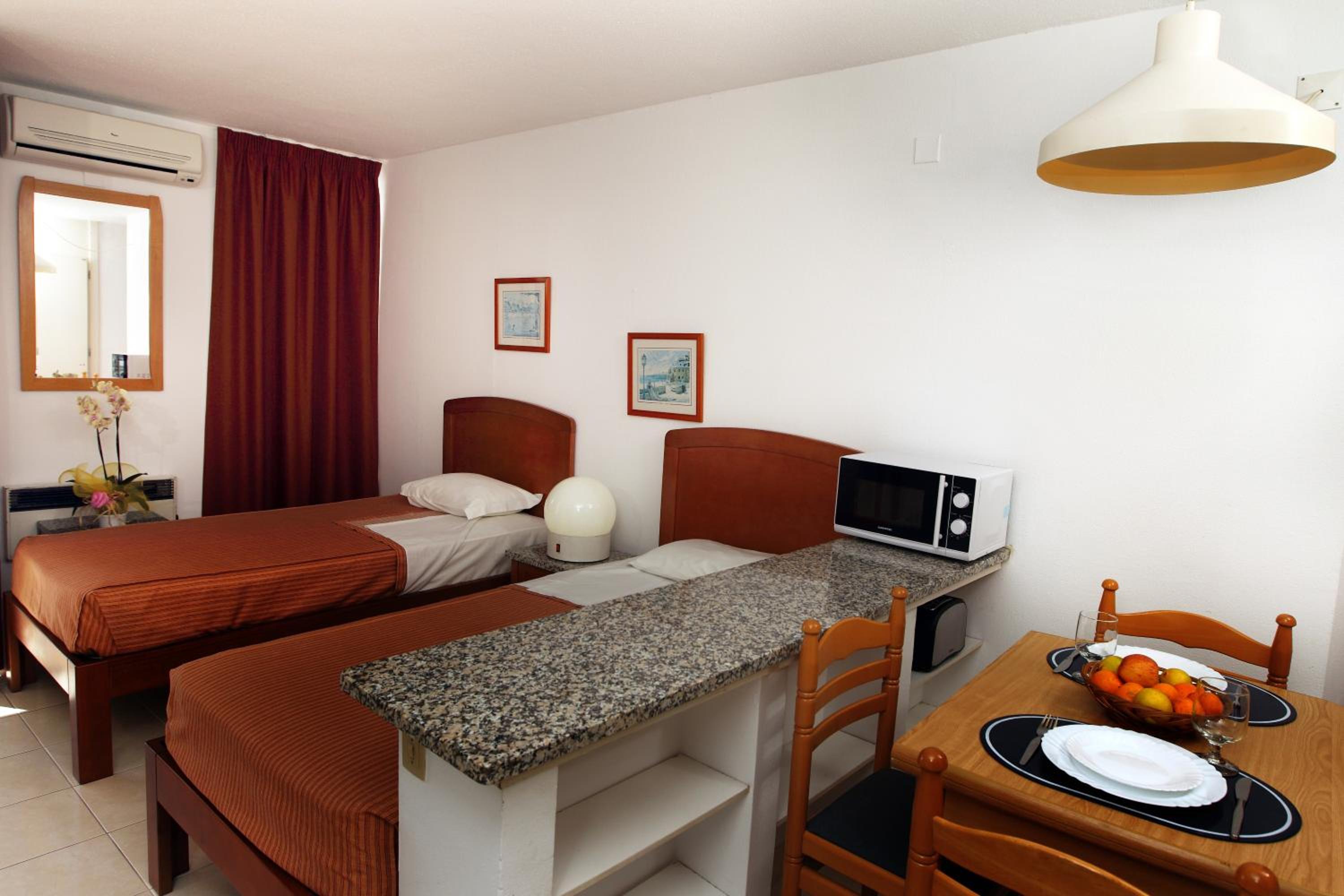 Edificio Albufeira Apartamentos A. Local - Albuturismo Lda