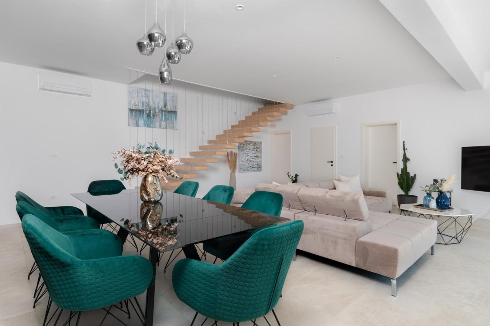 Villa Aristea with sea view, jacuzzi and infinity pool view 4