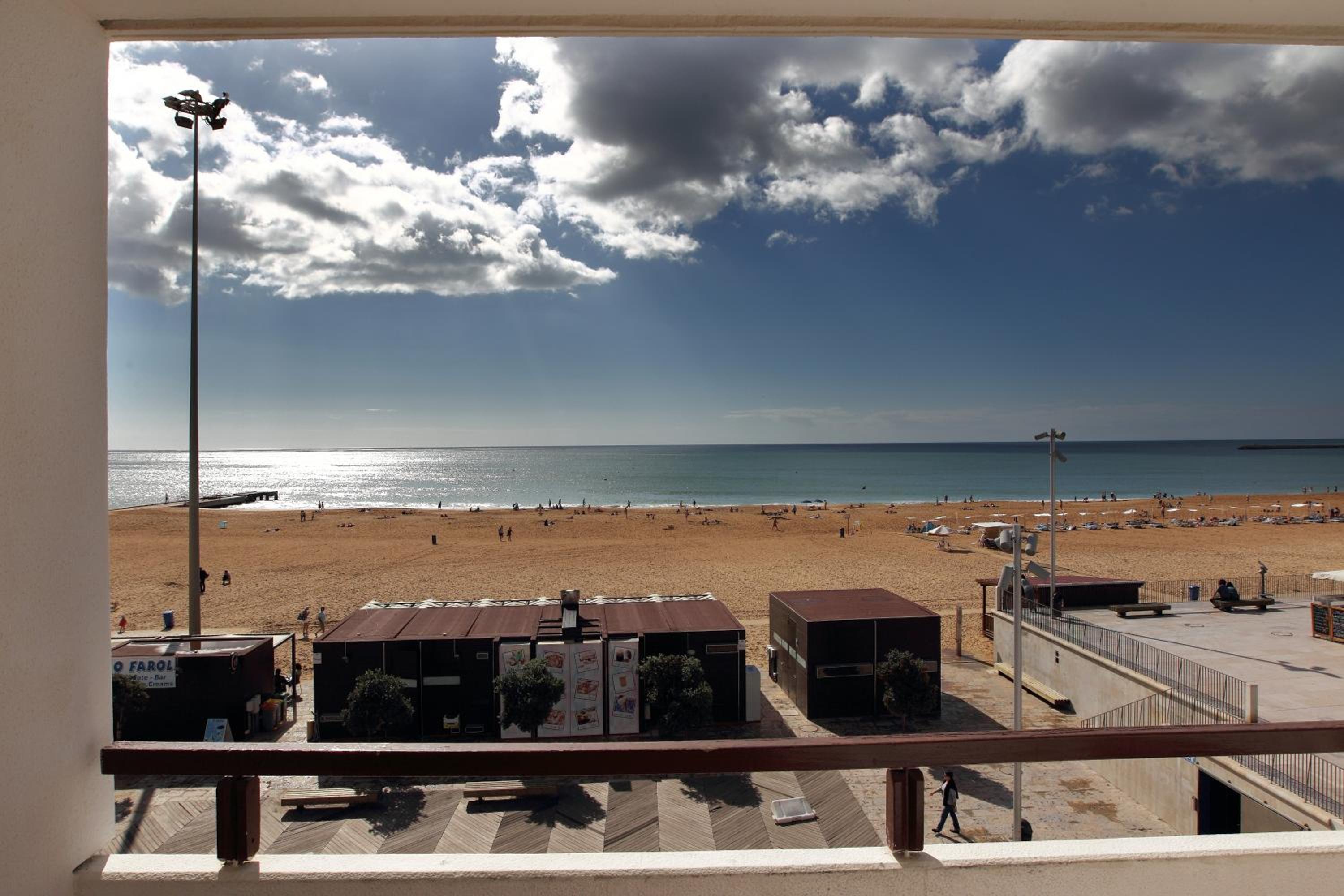 Edificio Albufeira Apartamentos A. Local - Albuturismo Lda
