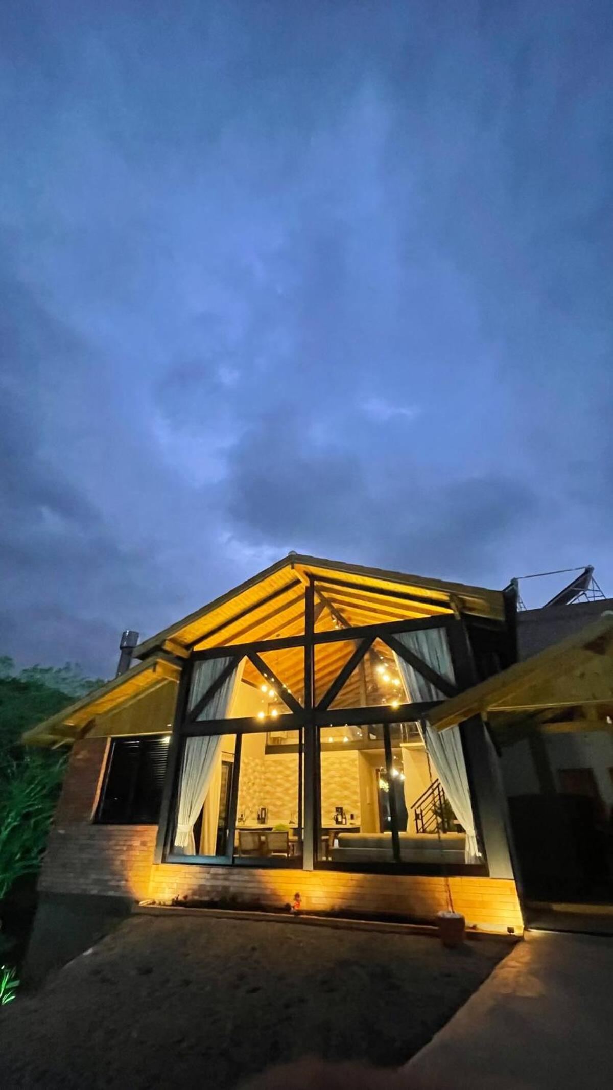 Alameda dos Ipês, casa completa, para toda família