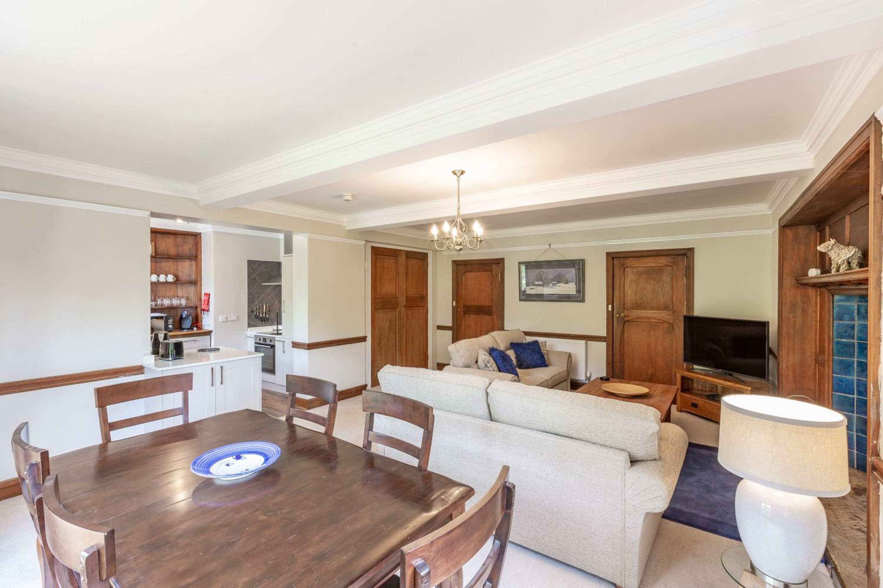 Lorimer Apartment