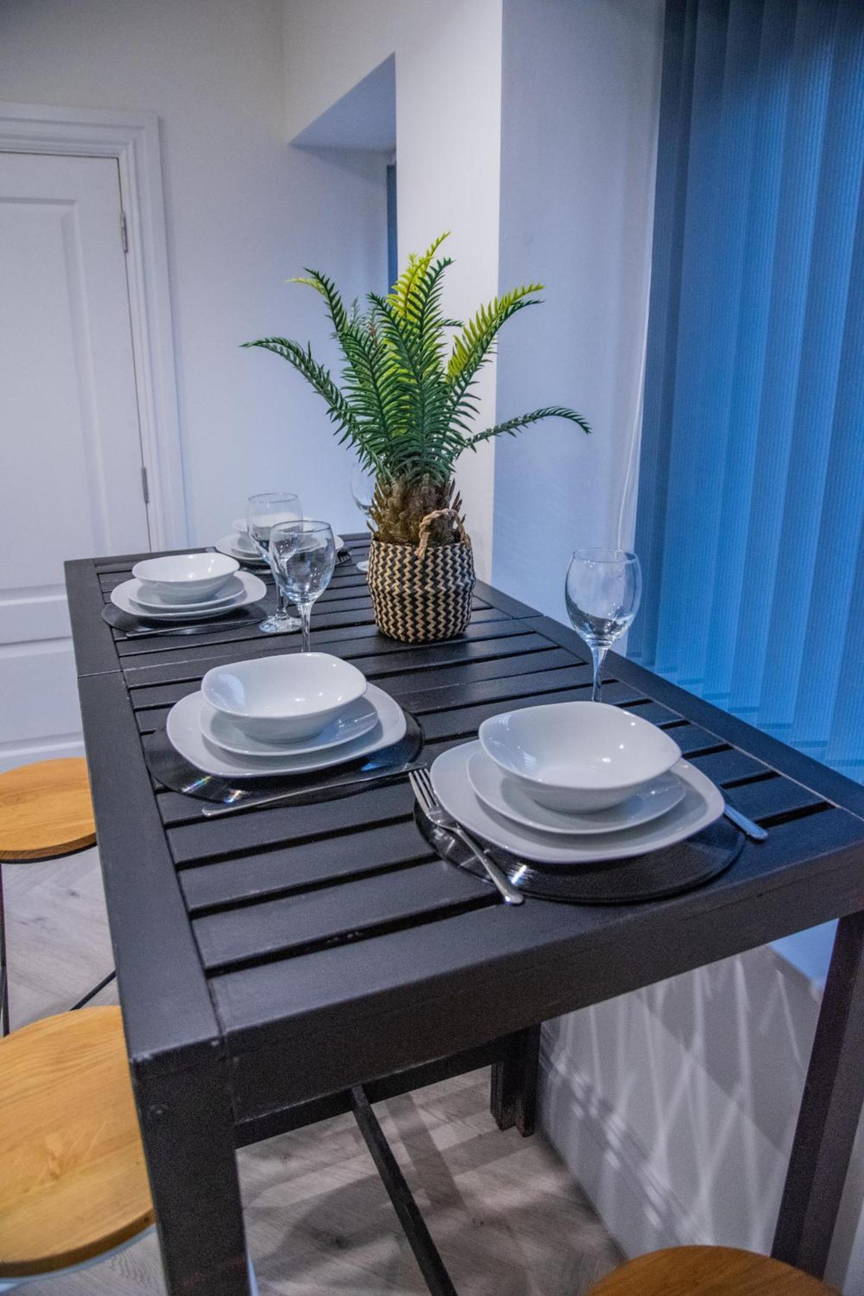 BV Classic 3 Bedrooms At Cliff Oak Leeds Perfect For Contractors