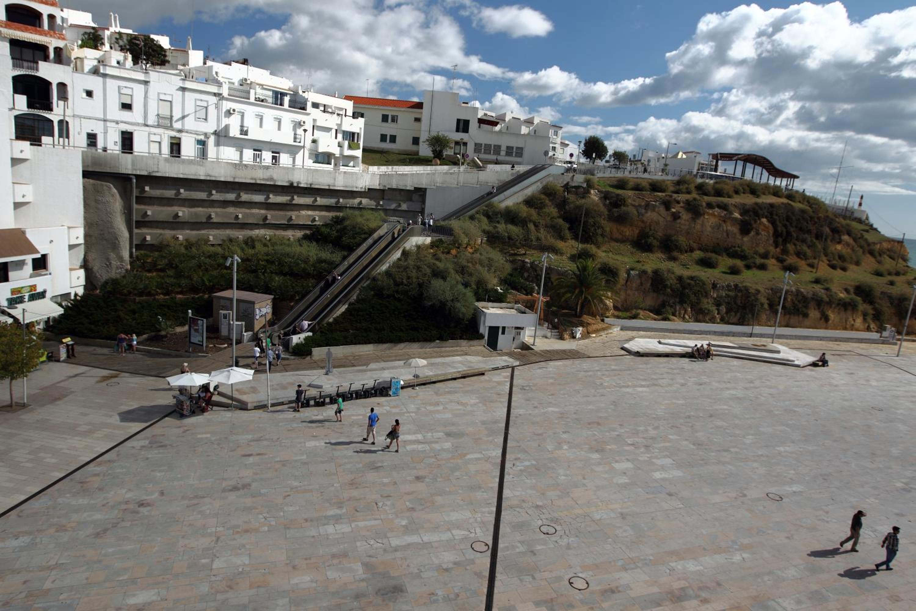 Edificio Albufeira Apartamentos A. Local - Albuturismo Lda
