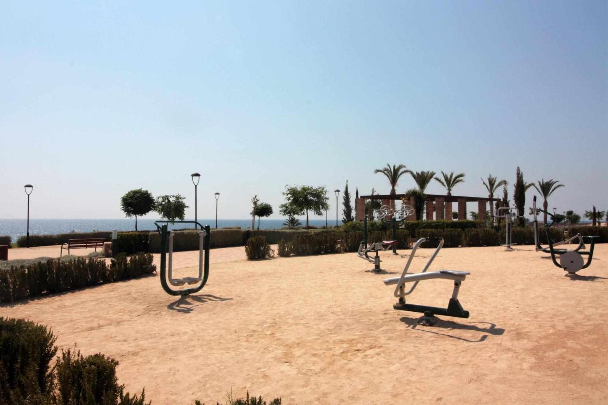 Buena vida piso con terraza y piscina comunitaria