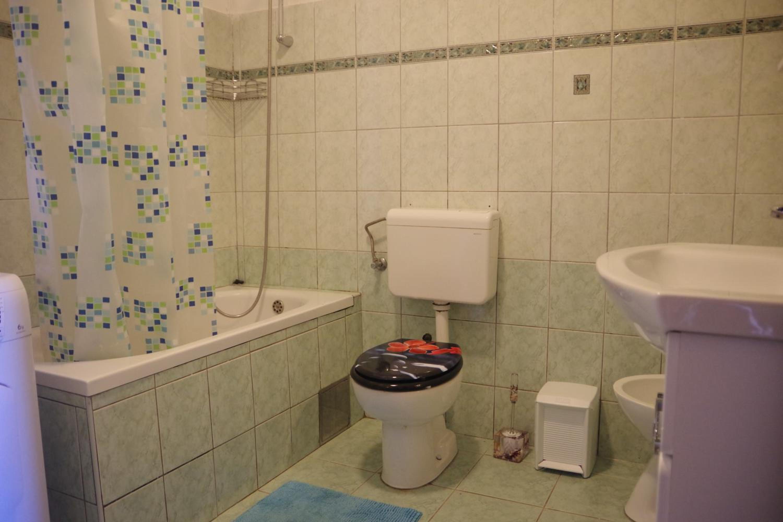 Photo 28