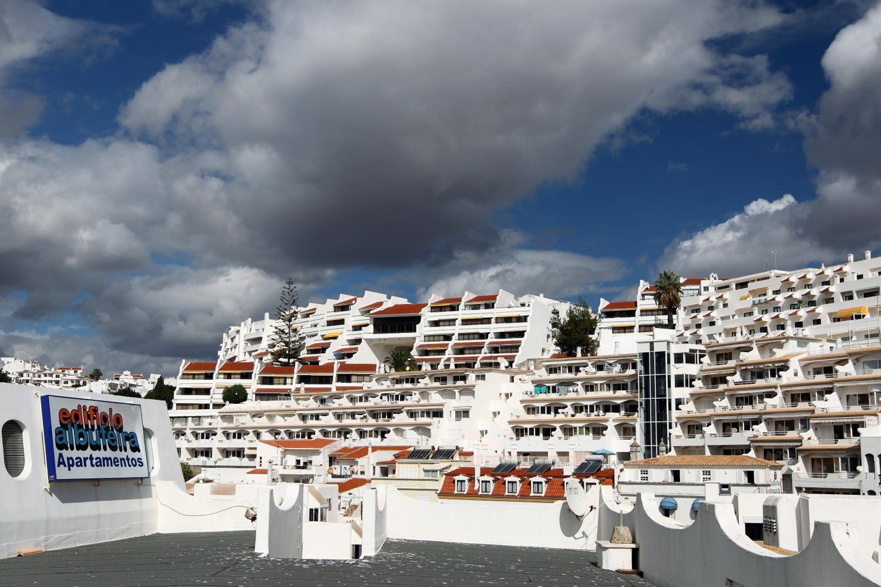 Edificio Albufeira Apartamentos A. Local - Albuturismo Lda