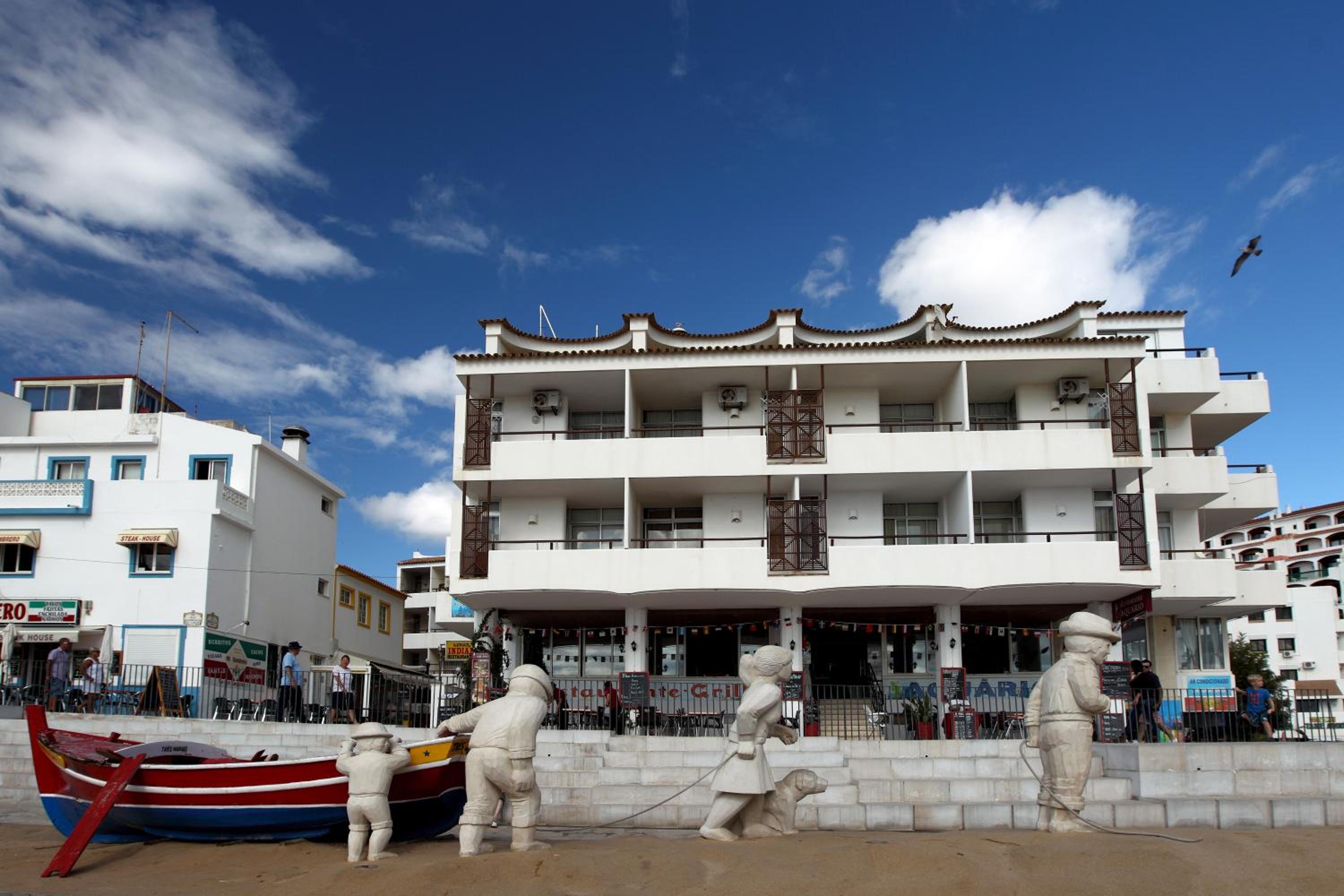 Edificio Albufeira Apartamentos A. Local - Albuturismo Lda